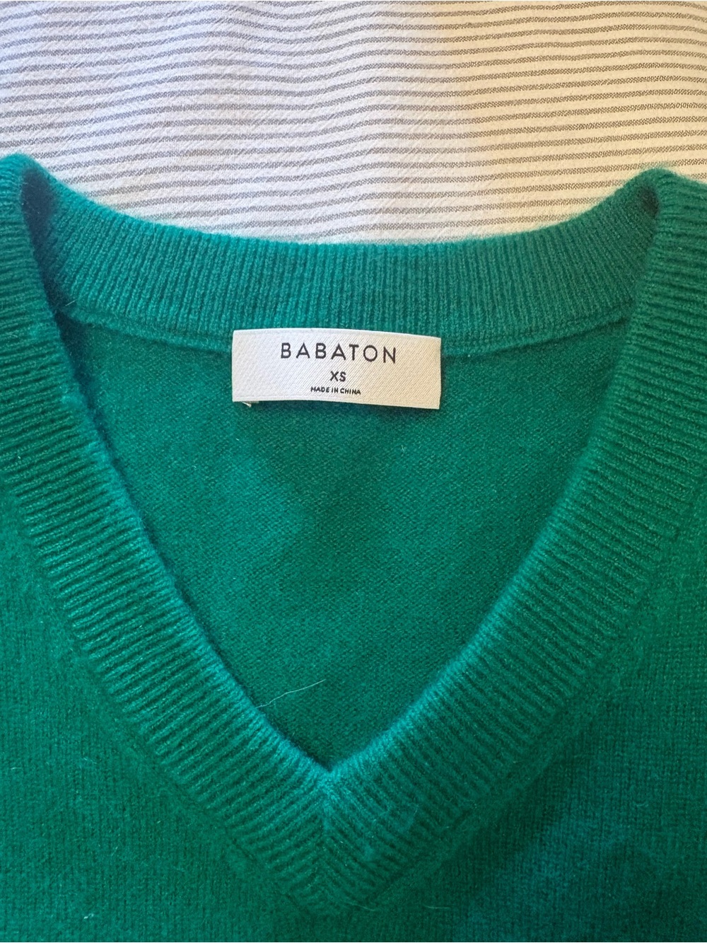 Babaton Emerald Green V-Neck Cashmere-Blend Sweater